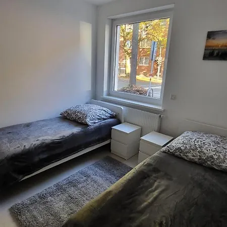 Monteurzimmer Mit Zwei Einzelnen Betten In Einer 3zi Mit Kuche Und Bad Homestay *